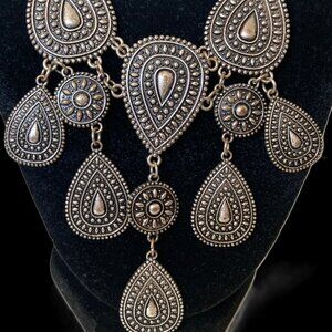 Bib Necklace Silvertone W/Cascade Embossed Medallion Plates on Chain preloved